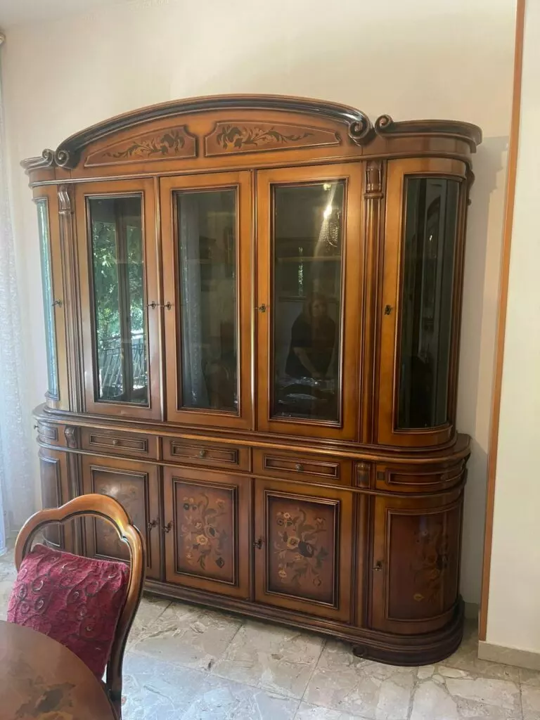 Vitrină lemn masiv clasică sh de calitate italiană R-780