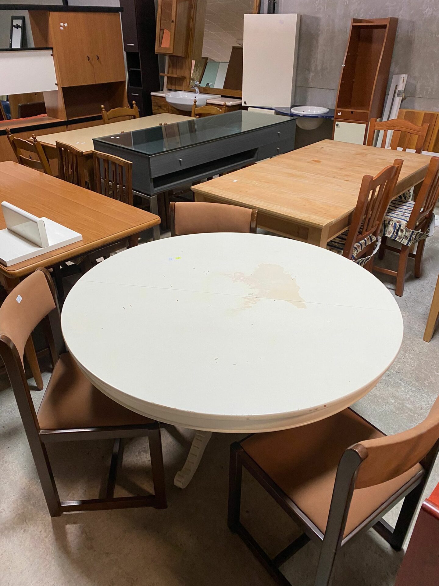 Masa alba rotunda cu roti sh de calitate Italiana S-218