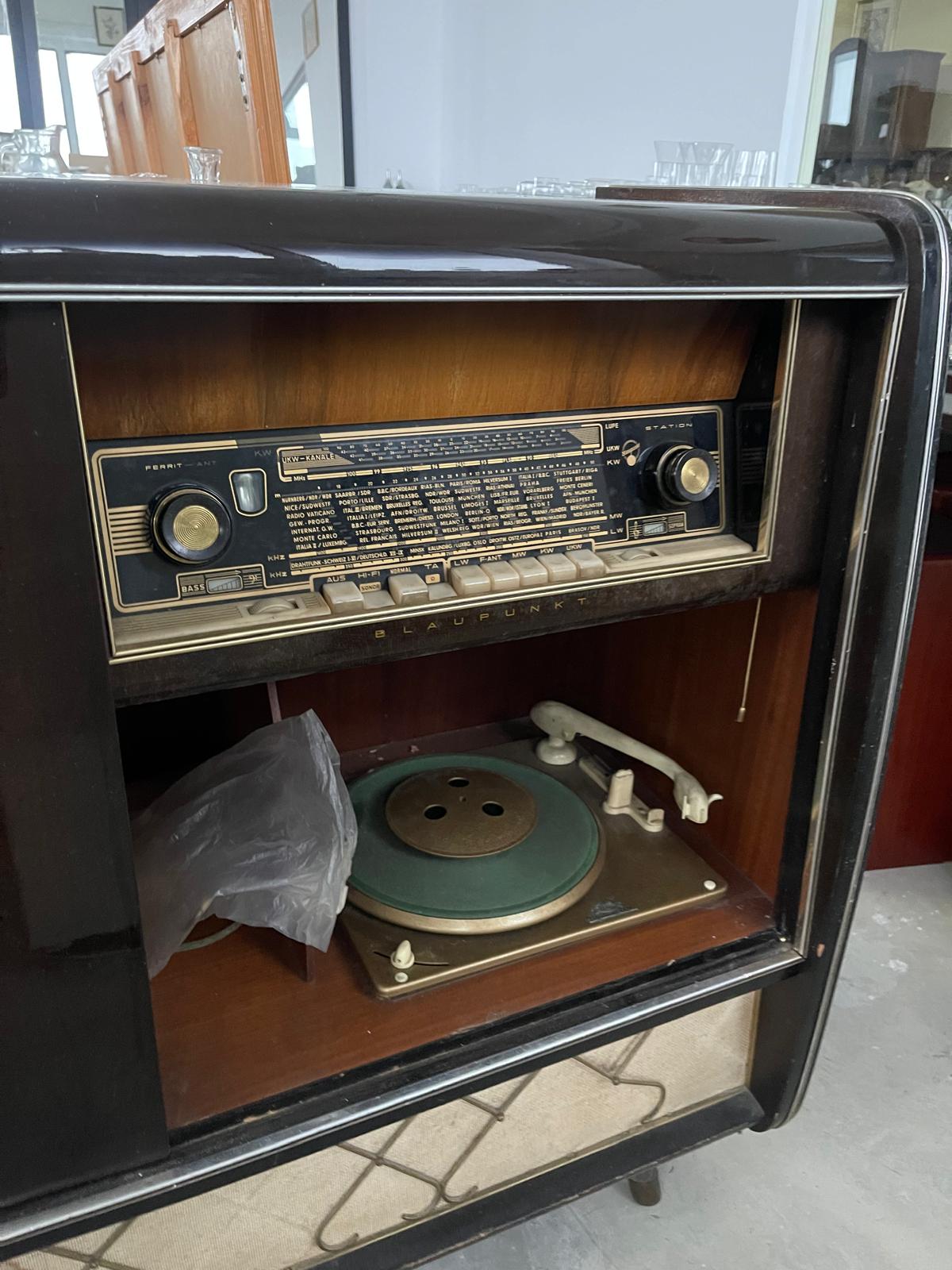 Mobila cu radio vintage si pick up made in italy R-979 - imagine 3