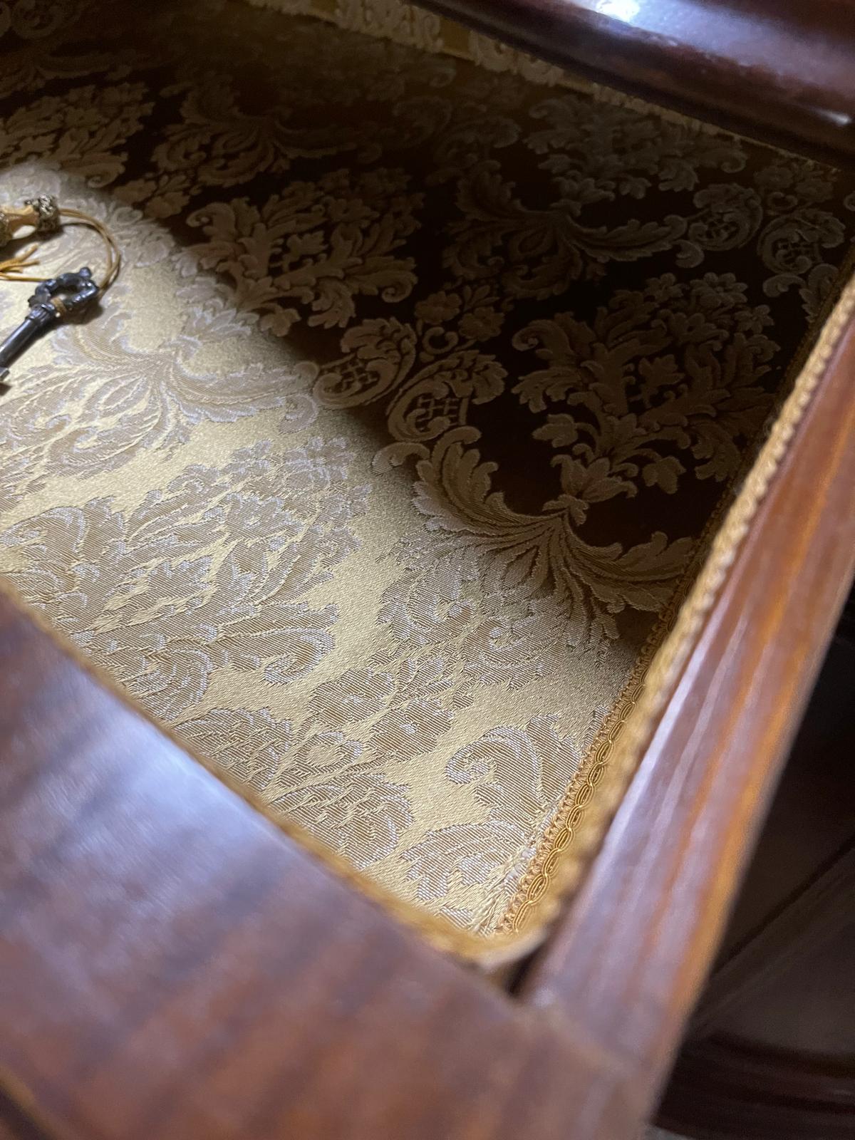 Bufet calitate premium cu vitrină din lemn de nuc made in italy R-965 - imagine 5