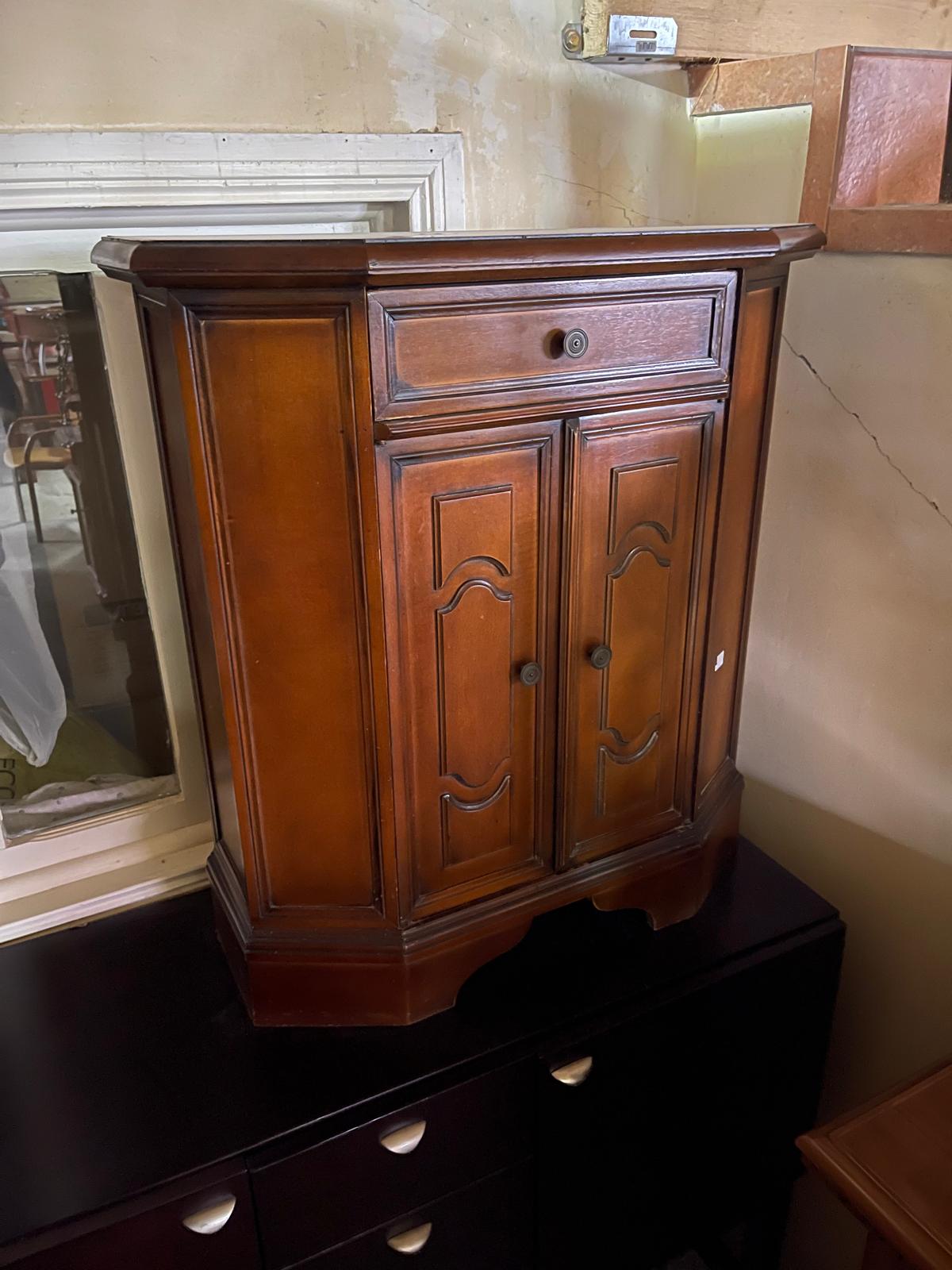 Mobilier mic in lemn cu doua usi made in italy R-746 - imagine 2