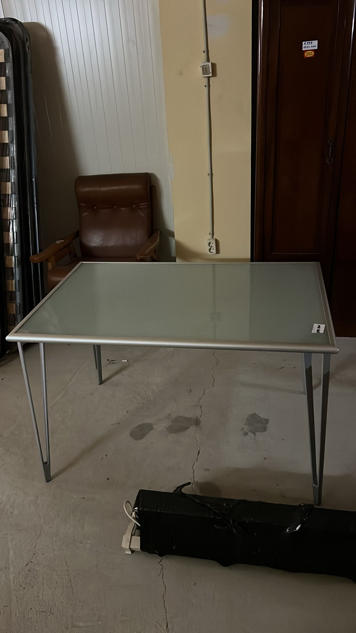 Masă din sticlă cu cadru metalic sh de calitate italiană S 3004 - imagine 2