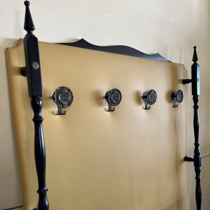 Set hol vintage cu cuier, măsuță și scaune sh de calitate italiană S 1658 - imagine 4