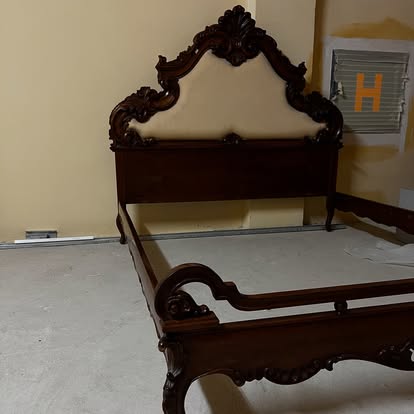 Pat matrimonial sculptat din lemn masiv sh de calitate italiana S 3712 - imagine 5