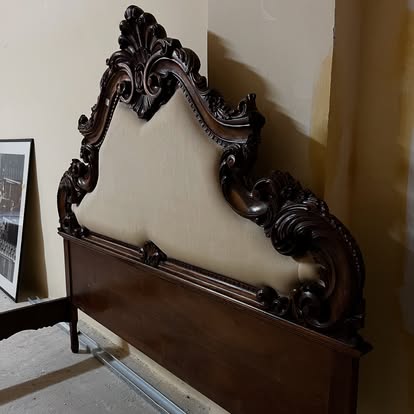 Pat matrimonial sculptat din lemn masiv sh de calitate italiana S 3712 - imagine 4
