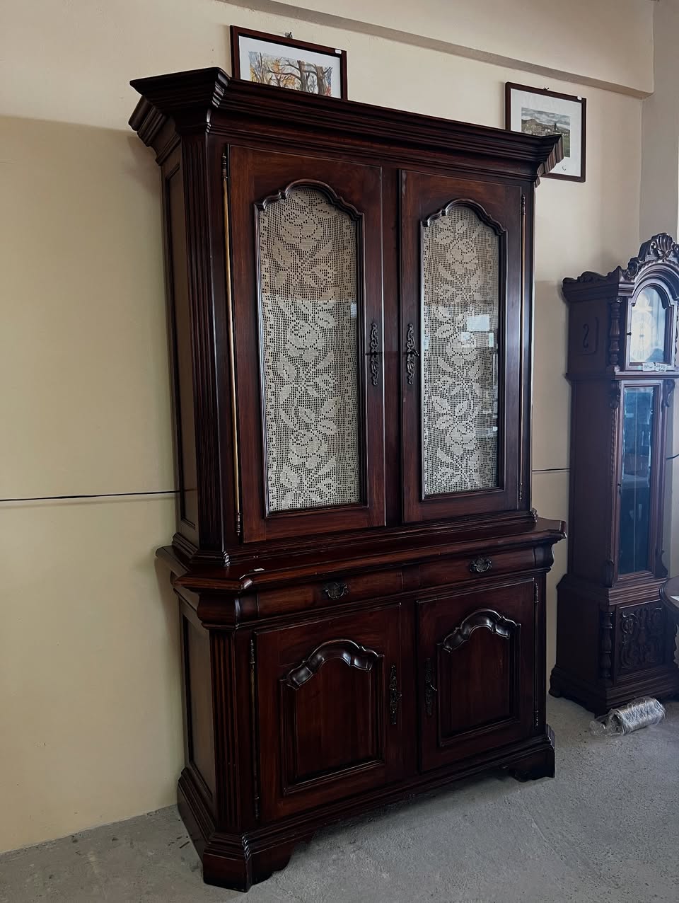 Vitrină vintage din lemn masiv sh de calitate italiană C 33