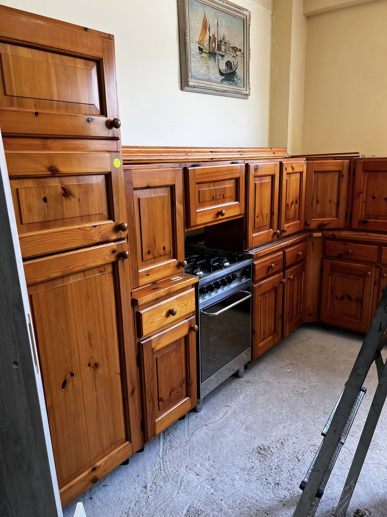 Bucătărie rustică din lemn masiv 345x245 cm sh de calitate italiană S 3847 - imagine 2