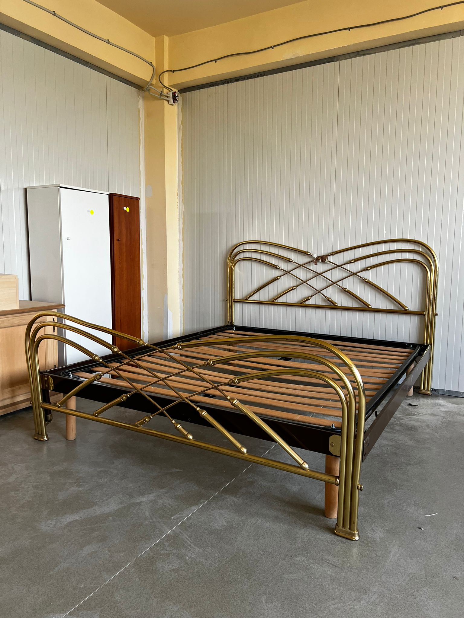 Pat metalic auriu 160x200 sh de calitate italiană C 146