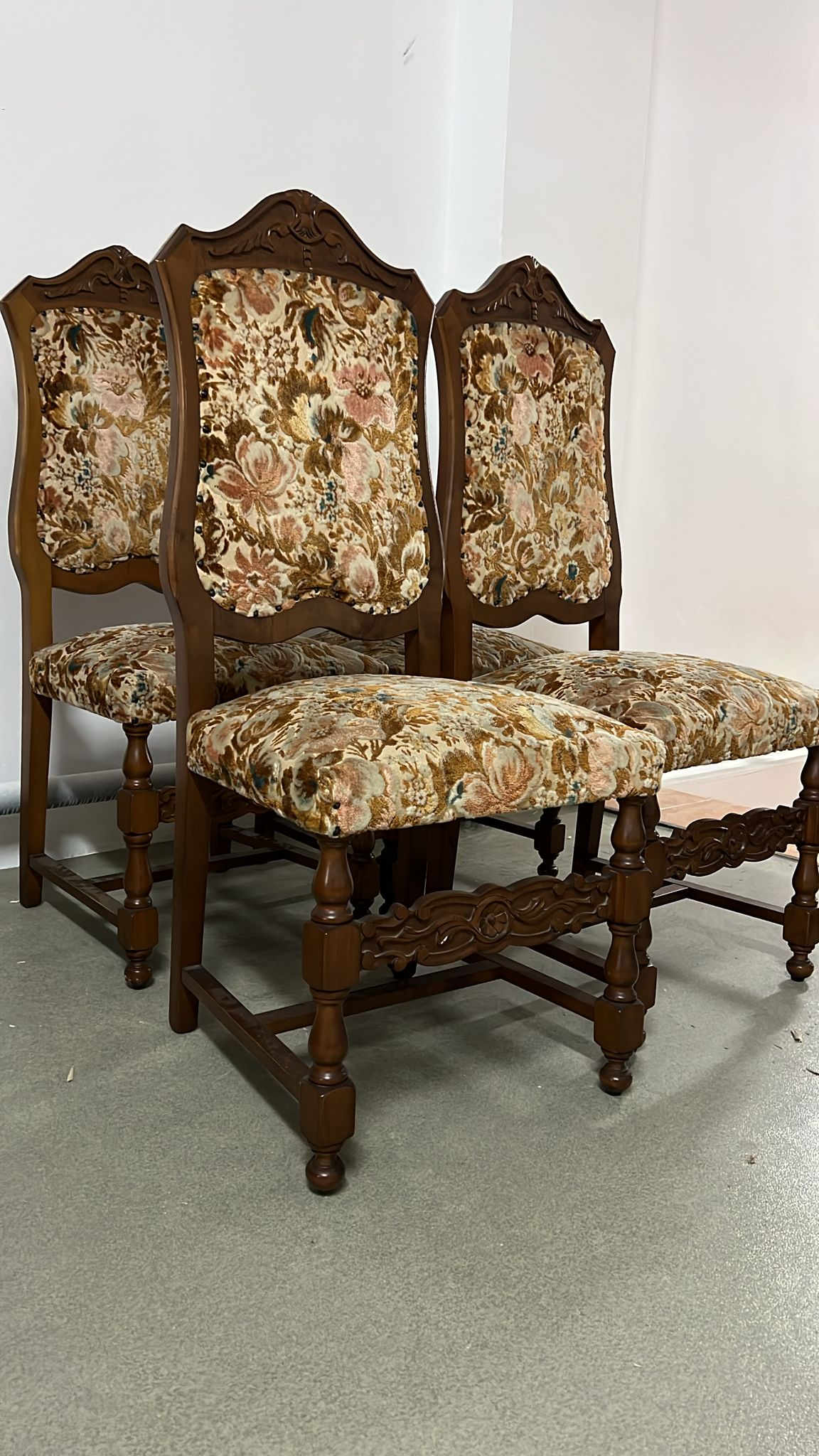 Scaun vintage tapițat floral sh de calitate italiană S 4360