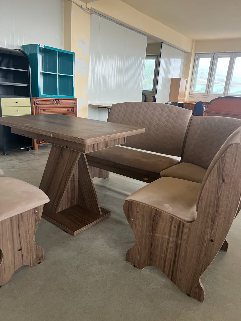 Set colțar cu masă extensibilă și două taburete sh de calitate italiană S 4559 - imagine 4