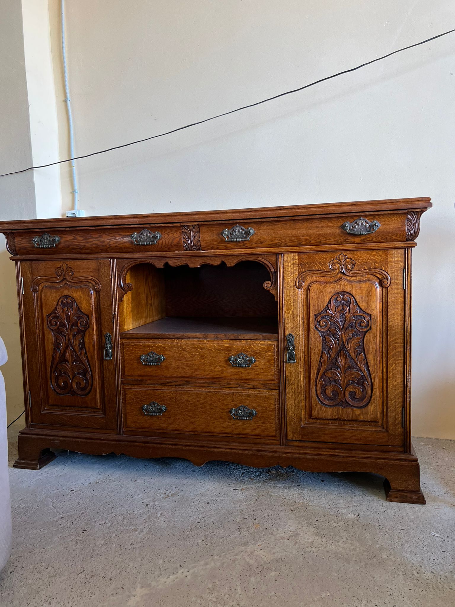 Comodă vintage din lemn masiv sh de calitate italiană C 254