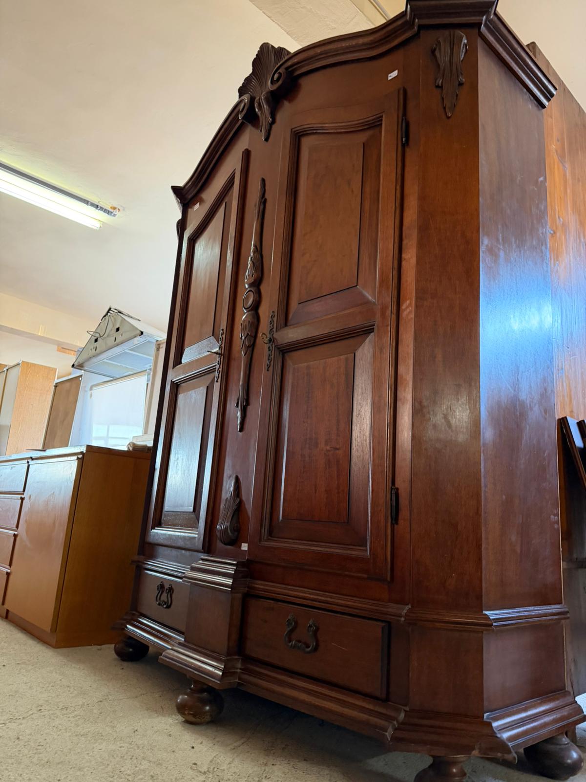 Dulap din lemn masiv sculptat stil clasic sh de calitate italiană S 4931 - imagine 5