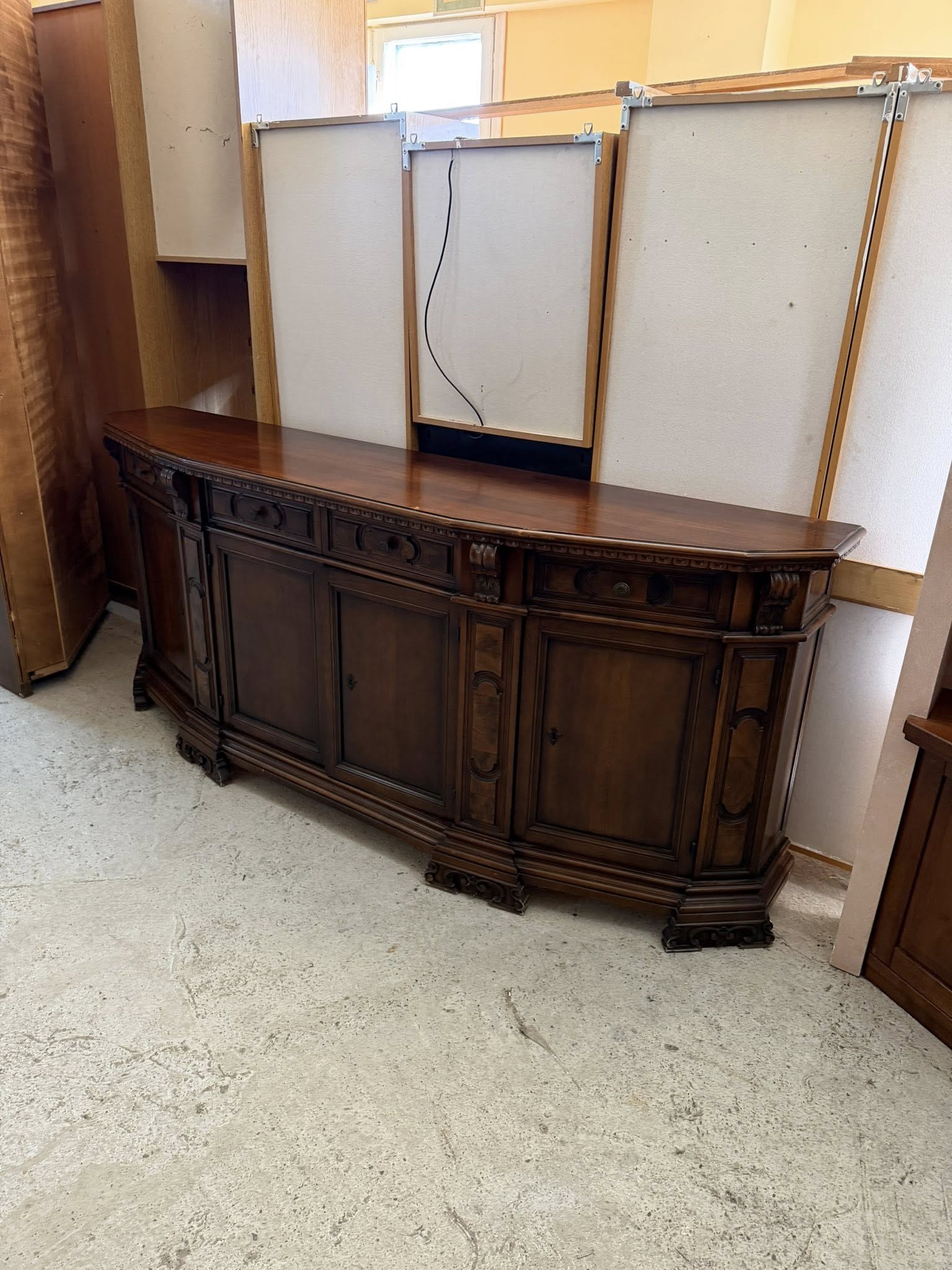 Comodă vintage din lemn masiv sh de calitate italiană Adz-206