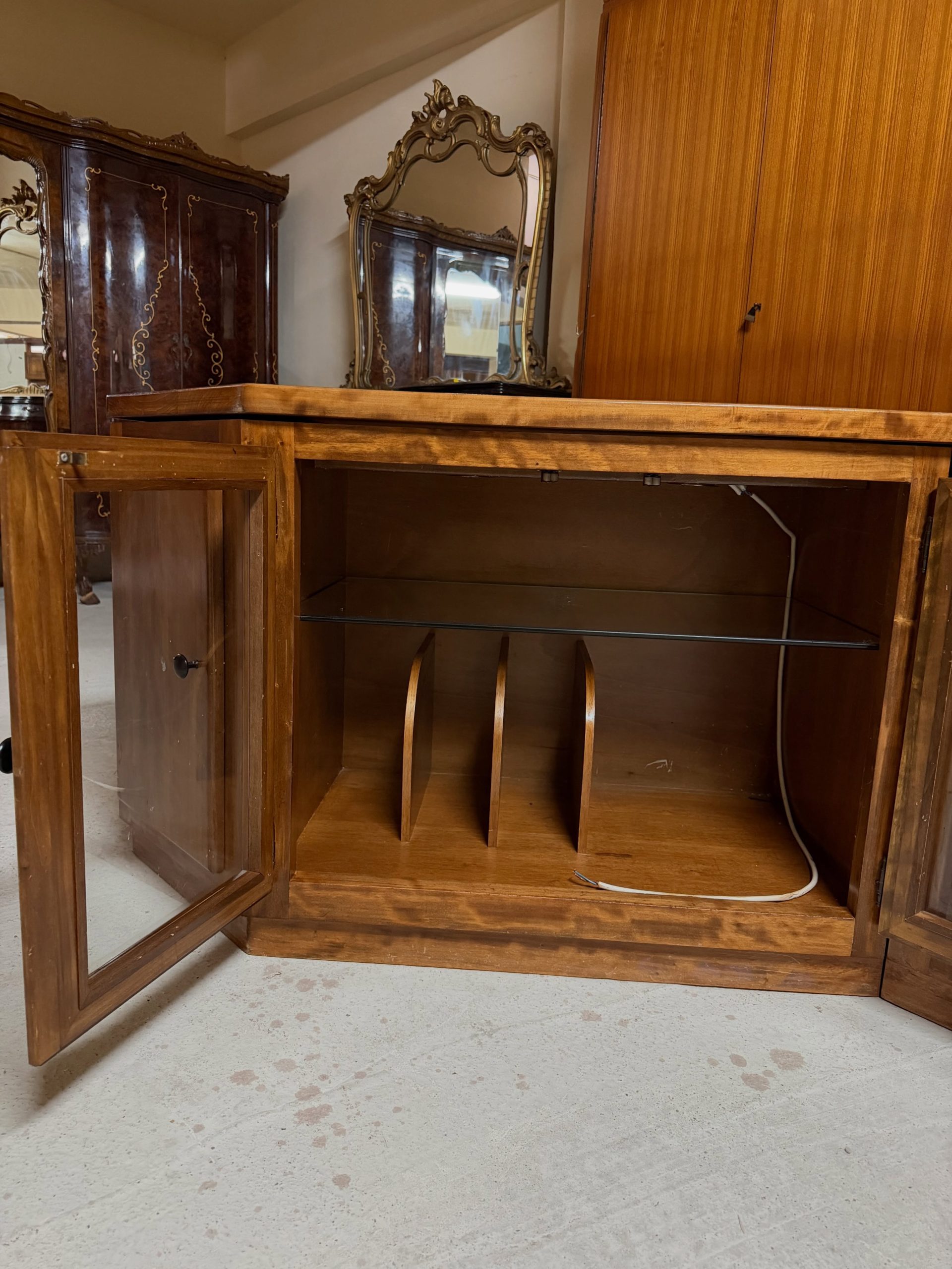 Colțar TV cu vitrine și spoturi LED sh de calitate italiană Cod 384 - imagine 3
