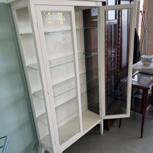 Vitrină din lemn masiv SH – de calitate italiană – Cod 543/U