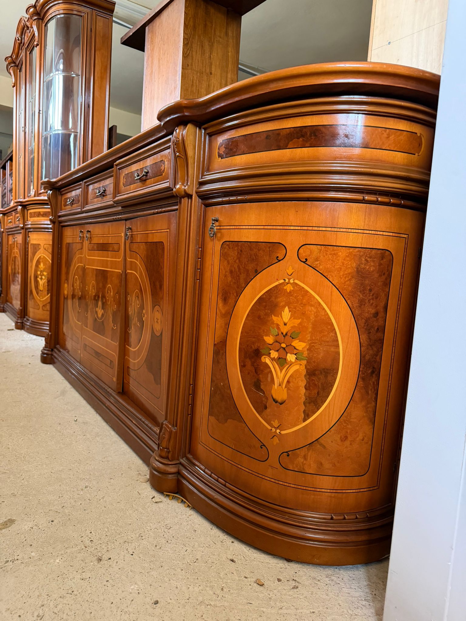 Bufet elegant din lemn cu intarsii decorative, sertare și spații de depozitare SH de calitate italiană Cod. 4288/U - imagine 4